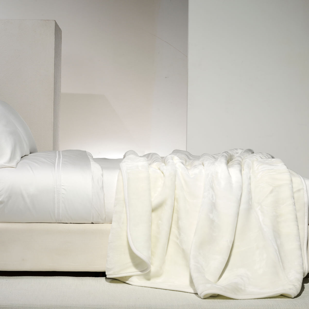 01 04 0037 Cobertor Espanhol Belpla Branco 001